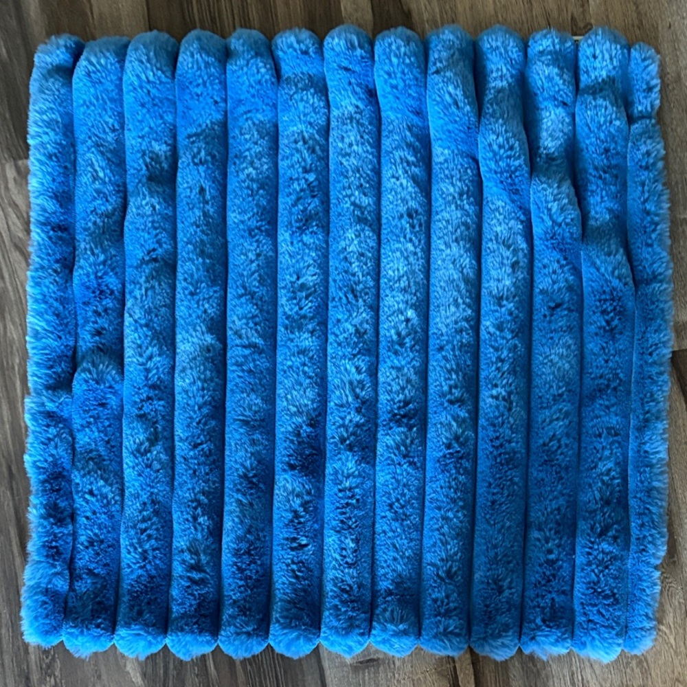 Luxurious Blue Faux Fur pillow case 18x18